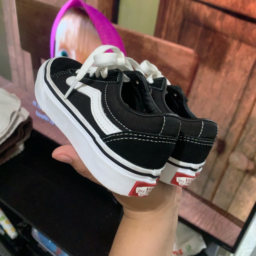 Vans shoes size 11c like new